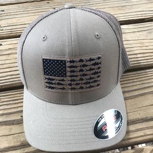Men’s Columbia hat, L/XL